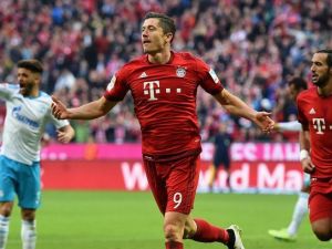 بايرن يتغلب على شالكه بفضل ليفاندوفسكي