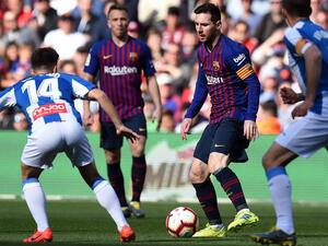 ميسي يقود برشلونة لفوز جديد يقربه أكثر من الاحتفاظ بلقب الدوري الإسباني