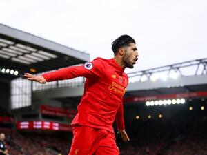 كان يحتفل بهدفه