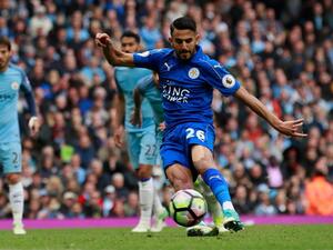 محرز سجل ركلة الجزاء في شباك ويلي كاباييرو، إلا أن لمسه للكرة مرتين حال دون احتساب الهدف