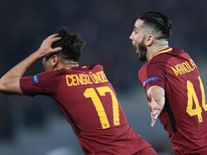 كوستاس مانولاس (يسار) يحتفل بهدف حسم التأهل لروما
