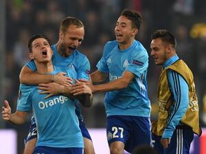لاعبو مرسيليا يحتفلون بالتأهل الصعب