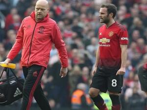 ماتا يغادر اللقاء بداعي الإصابة