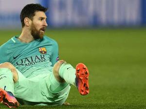 عانى ميسي طوال اللقاء أمام دفاع باريسي صلب