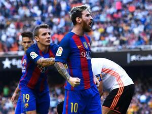 ميسي يحتفل بهدفه أمام جماهير فالنسيا رداً على استفزازاتهم