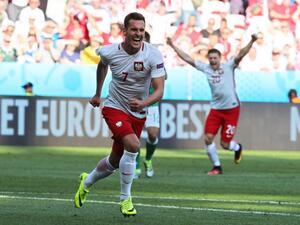 ميليك يحتفل بهدفه