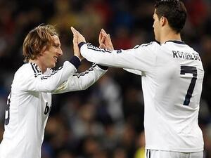 صورة أرشيفية لرونالدو ومودريتش