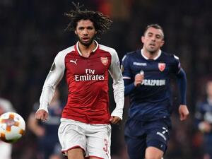 محمد النني لاعب وسط آرسنال خلال المباراة