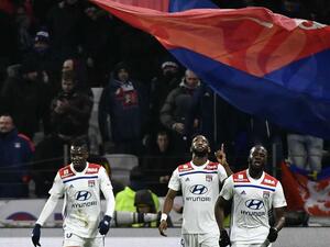 ليون يلحق بباريس سان جيرمان خسارته الأولى في الدوري الفرنسي هذا الموسم