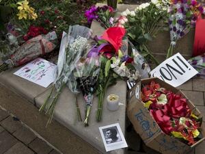 A makeshift memorial for boxing legend Muhammad Ali is seen at the Muhammad Ali Center on June 4, 2016 in Louisville, Kentucky.
Brendan Smialowski / AFP