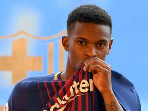 سيميدو يقبل قميص برشلونة