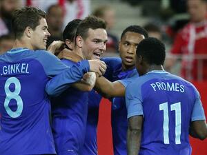 هولندا الغائبة عن اليورو تحقق فوزاً معنوياً على بولندا