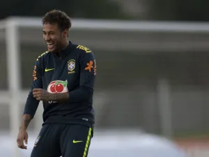 نيمار خلال تدريبات منتخب البرازيل