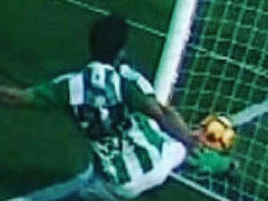 لقطة هدف برشلونة الذي لم يحتسبه الحكم