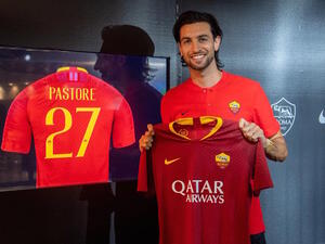 باستوري يعرض قميص فريقه الجديد