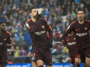 بيكيه يطالب جماهير إسبانيول بالصمت احتفالاً بهدفه