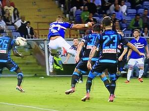 كوالياريلا يسجل هدفاً بطريقة رائعة في شباك فريقه السابق