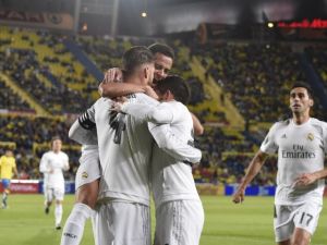 لاعبو ريال مدريد يحتفلون بهدف راموس