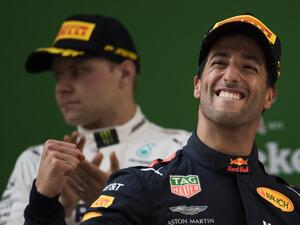 ريكياردو يحتفل بفوزه