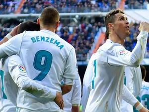 رونالدو وبنزيمة يقودان ريال مدريد لفوز كبير على آلافيس