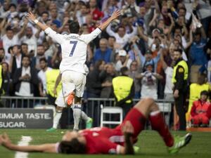 رونالدو يحتفل وسط خيبة أمل ماتس هوميلز مدافع بايرن ميونيخ