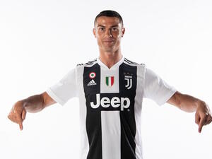رونالدو بقميص يوفنتوس