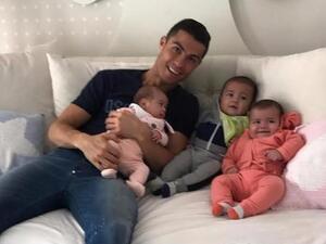 رونالدو رفقة أطفاله