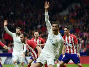 طالب رونالدو بلمسة يد على دييغو غودين مدافع أتلتيكو مدريد داخل منطقة الجزاء، لكن الحكم دافيد فيرنانديز بوربالان لم يعره اهتماماً