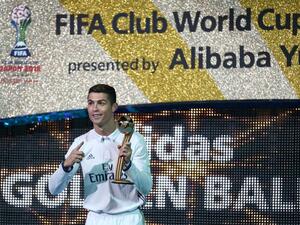 رونالدو يحتفل بهدفه