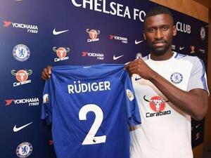 روديغر يعرض قميصه الجديد