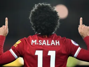 صلاح يرفع رصيده إلى 10 أهداف في صدارة هدافي البريميير ليغ