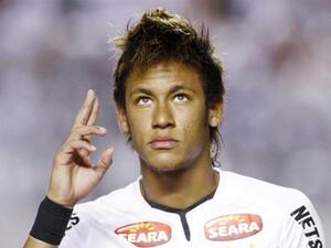 صورة أرشيفية لنيمار حينما كان يلعب في صفوف سانتوس