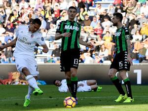 باكا يسدد على مرمى ساسوولو