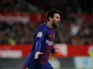 ميسي ينقذ برشلونة