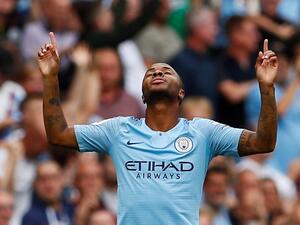 ستيرلينغ يحتفل بهدفه