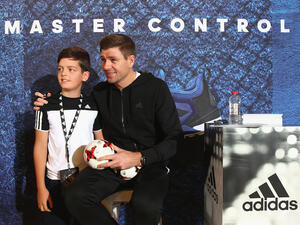 The former Liverpool skipper paid a visit to the Mall of the Emirates where he interacted with several fans. (Photo: goal.com)