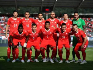 منتخب سويسرا يسعى للإطاحة بغريمه السويدي