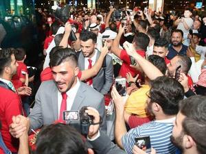 Fans greet Syrian national team on their arrival in Sharjah. (Supplied photo)