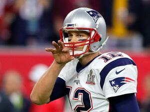 برايدي يقود نيو إنغلاند لفوز تاريخي