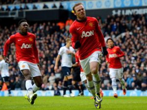 روني بعد تسجيله هدف يونايتد الثاني