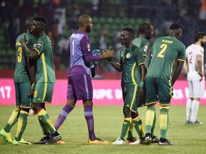 لاعبو السنغال يحتفلون بالفوز