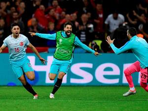 تركيا تحقق الفوز