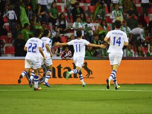 أوزبكستان تتأهل إلى الدور الثاني
