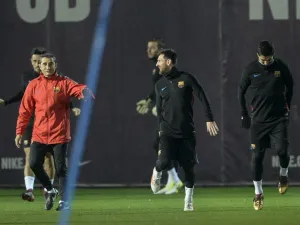 ميسي وفالفيردي خلال تدريبات برشلونة