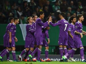 لاعبو ريال مديد يحتفلون بالهدف الأول