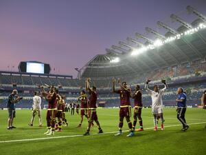 لاعبو فنزويلا يحتفلون بالتأهل التاريخي