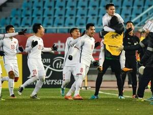 Scenes at the final whistle after Vietnam win the penalty shootout. (AFC.com)