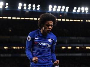 ويليان يحتفل بهدفه الجميل