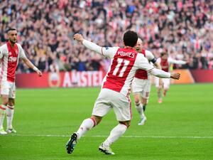 يونس يحتفل بهدفه