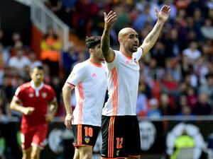 سيموني زازا مهاجم فالنسيا خلال المباراة